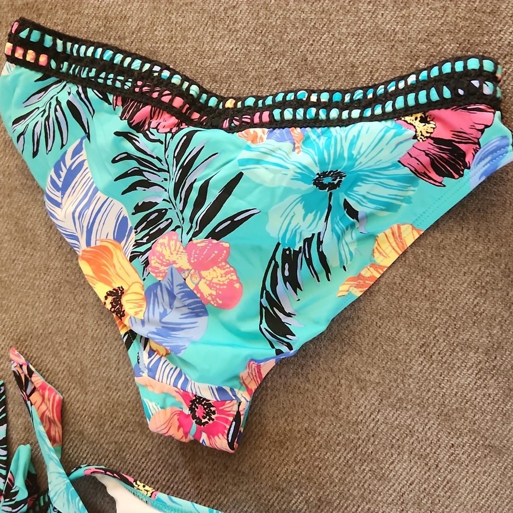 Bathing suit - Picture 5 of 5